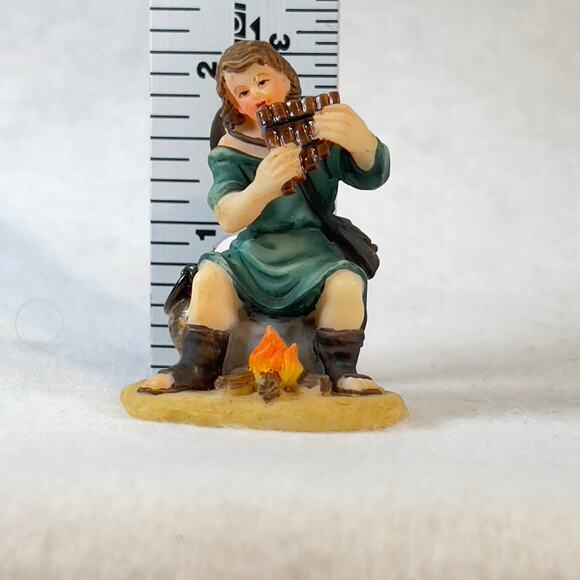 Grandeur Noel 2001 Bethlehem Village Man w/ Campfire O'Well Porcelain Resin - Picture 8 of 10